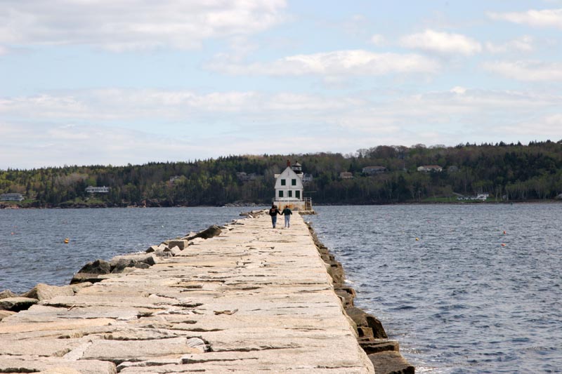 On the way to the Breakwaters Lighthouse