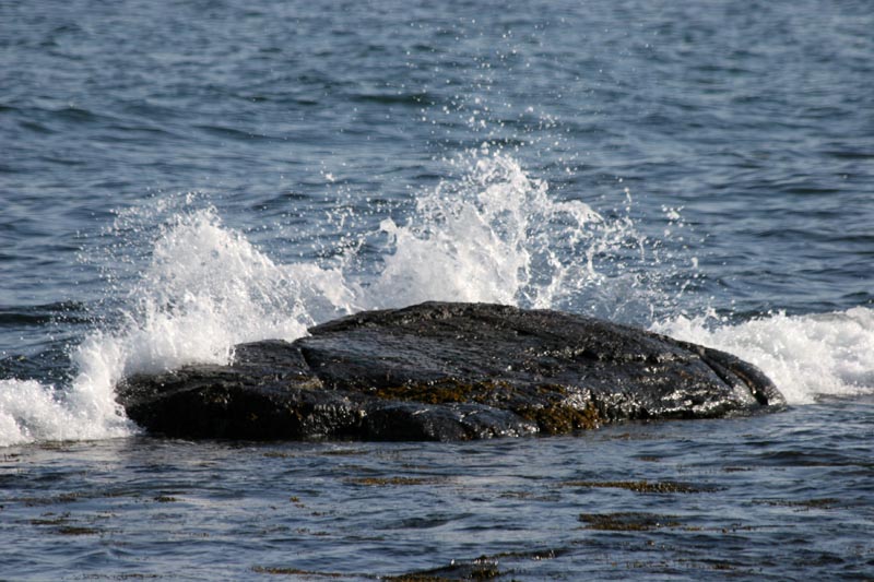 Waves breaking on the rocks at Seawall