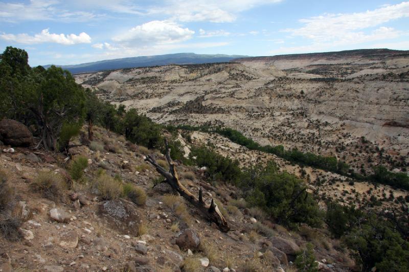 R08_6510.jpg - The view from the north side of Devil's Backbone
