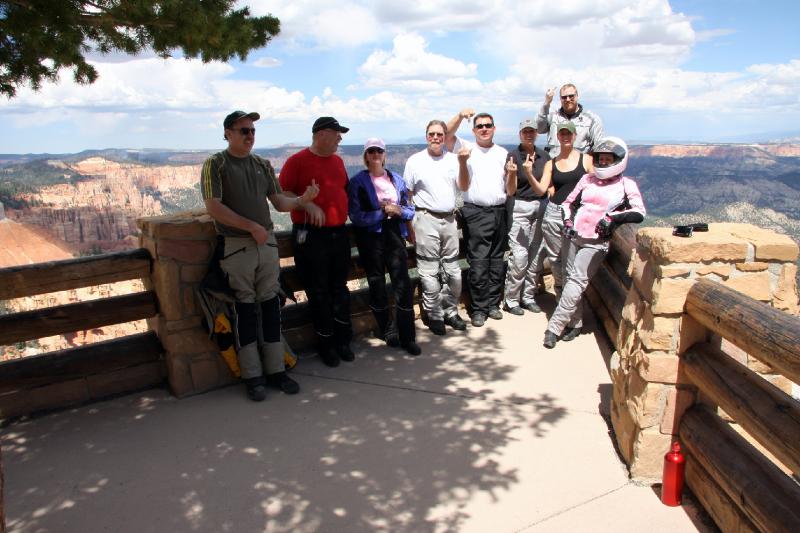 R08_6560.jpg - The crew giving that special "wave"