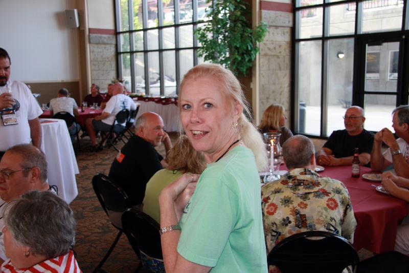R08_6644.jpg - A true rarity, Sweetpea let me take her picture!