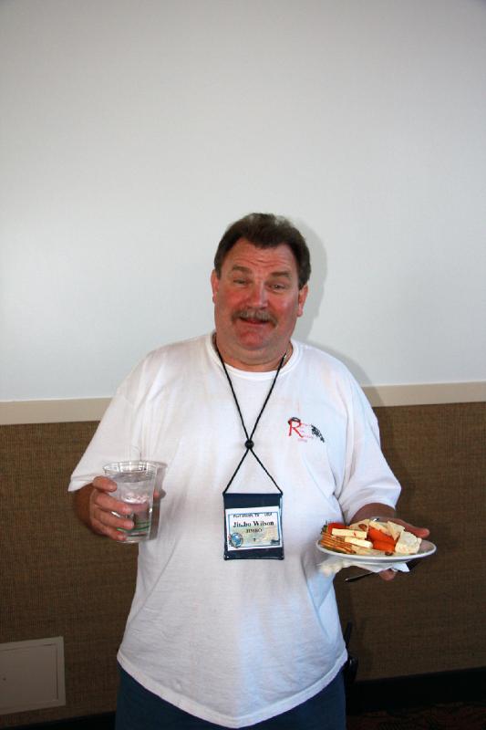 R08_6648.jpg - Is Jimbo hungry? Why yes, I think he is!