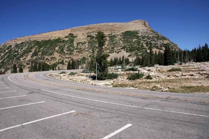R08_6980.jpg - See, I told you we like curvy roads