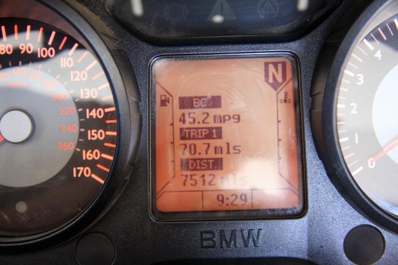 R08_6984.jpg - I averaged 45.2 MPG on the trip. It was averaging 47 before the 832 mile ride home in heavy cross and headwinds. I was really impressed with the mileage, because trust me, there wasn't a mellow one in the bunch!