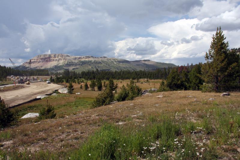C09_5736.jpg - At the top of th Beartooth Pass. We had about 17 miles of packed dirt road construction going over, but it wasn't too bad