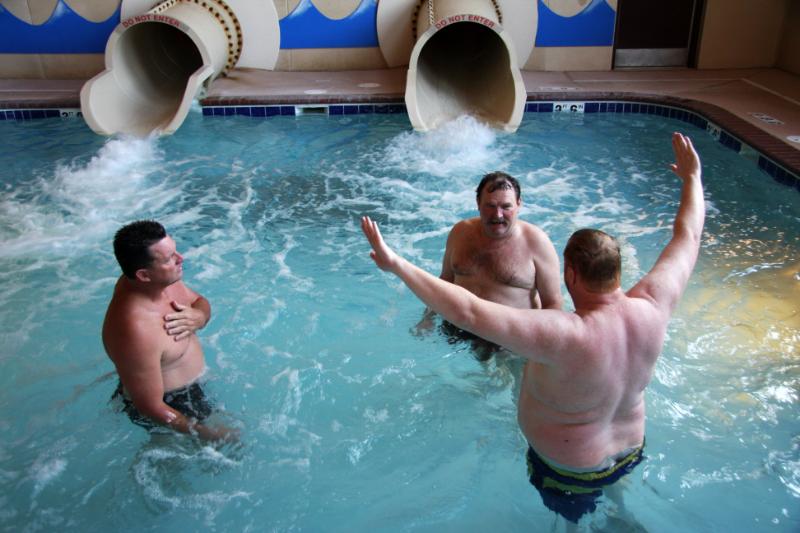 C09_6551.jpg - Then Jeff says, "WAIT!!! I have a great idea! Let's have a waterslide competition!  And so....