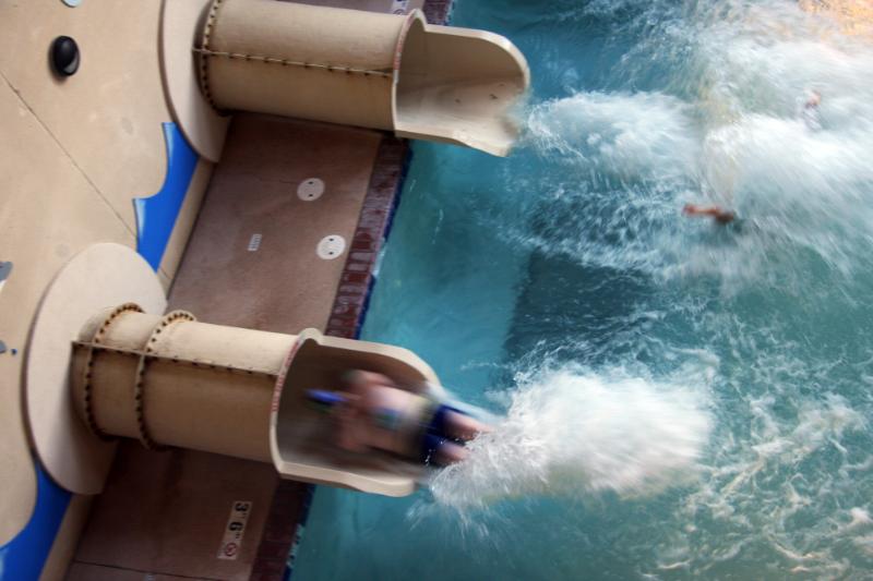 C09_6639.jpg - ...ElJeffe fires out like a missle to gain extra points with a massive splash!