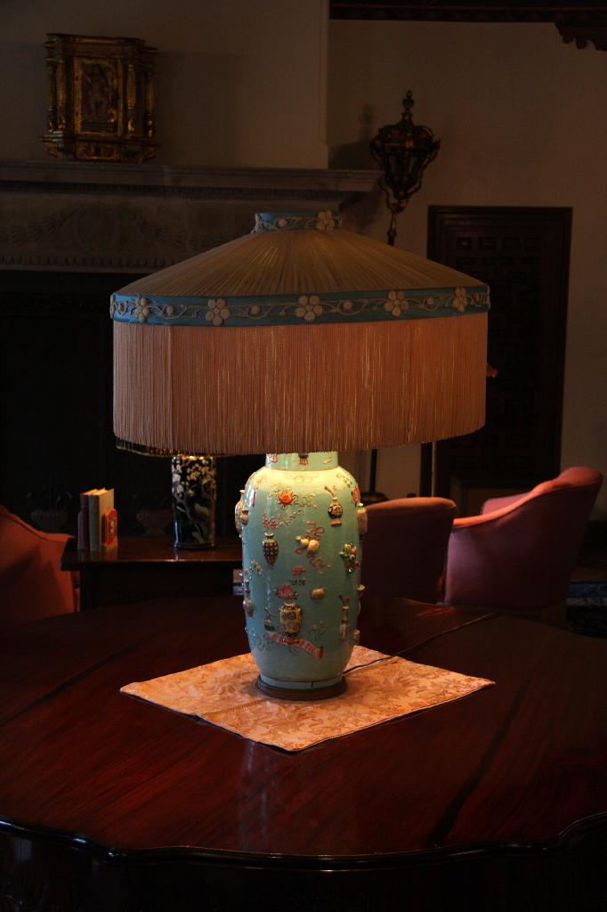 SSM_8608.jpg - Another interesting lamp