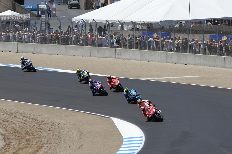 And the 2007 USGP is Underway!! Stoner in the lead, Pedrosa, Vermeulen, Edwards, Capirossi, Rossi, Melandri