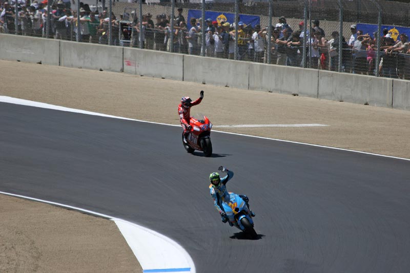 Stoner wins for Ducati! Vermeulen came in 2nd on the Suzuki