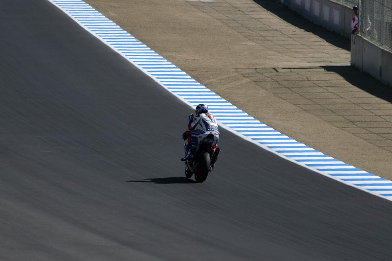 And Spies rides away with another SuperBike win!!