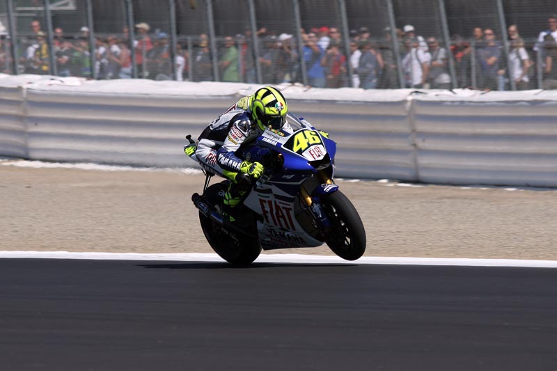 Rossi putting in a quick one!