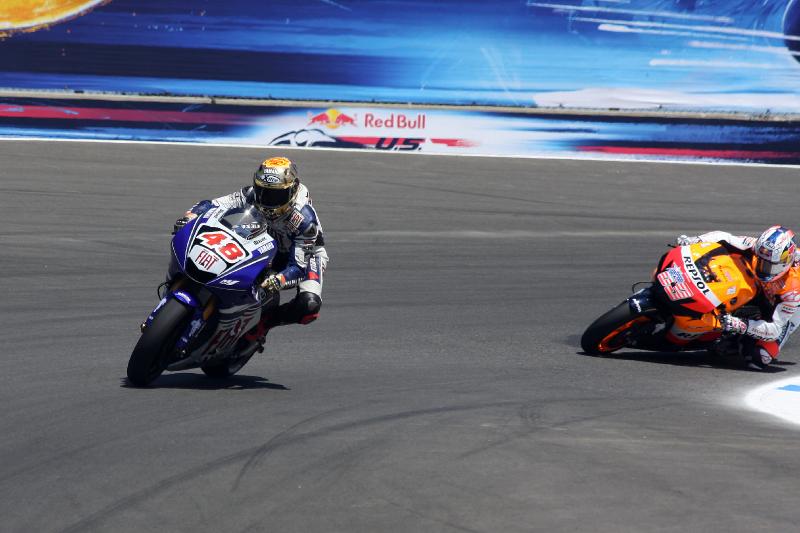 MG8_2542.jpg - Lorenzo leading Hayden through The Corkscrew