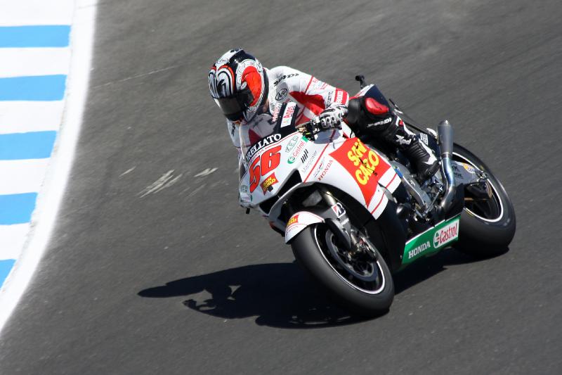MG8_2576.jpg - Nakano - even his helmet looks where he wants to go