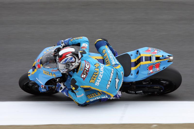 MG8_2945.jpg - Spies, his style is different from the rest of the MotoGP riders