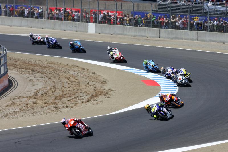 MG8_6032.jpg - The race starts, Stoner, Rossi and Hayden out front