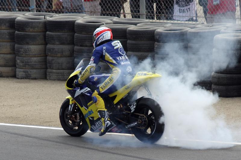 MG8_6251.jpg - A little burnout from James Toseland