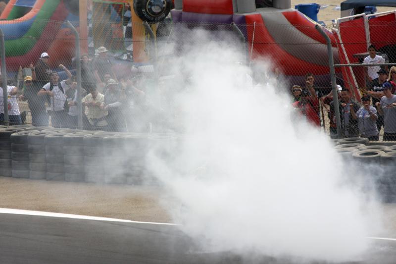 MG8_6256.jpg - OK, A LOT of burnout from James Toseland