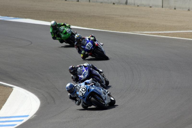 MG8_6313.jpg - Yates gets around DiSalvo, the Hayden brothers in tow