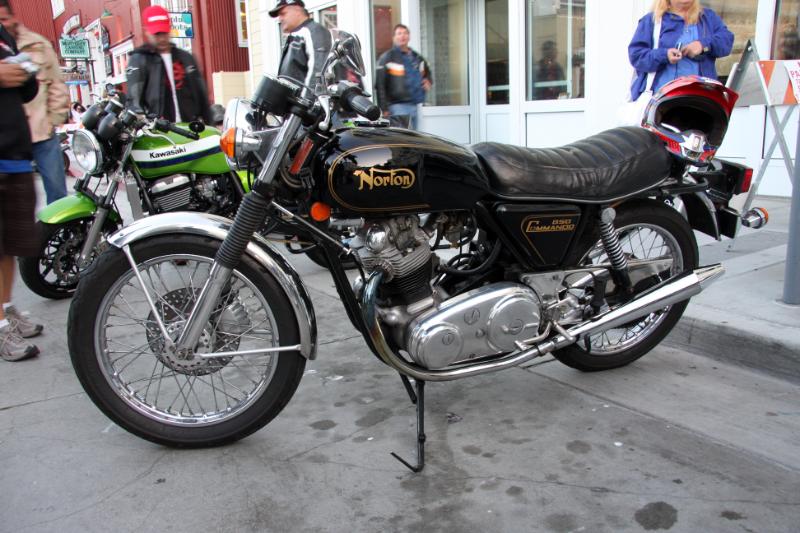 M09_3865.jpg - Norton Commado 850