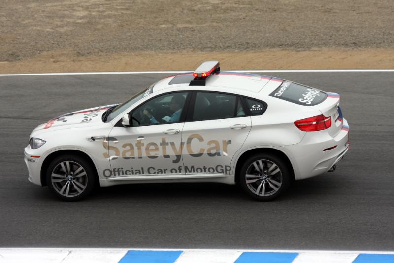 M09_1670.jpg - X6M Safety Car